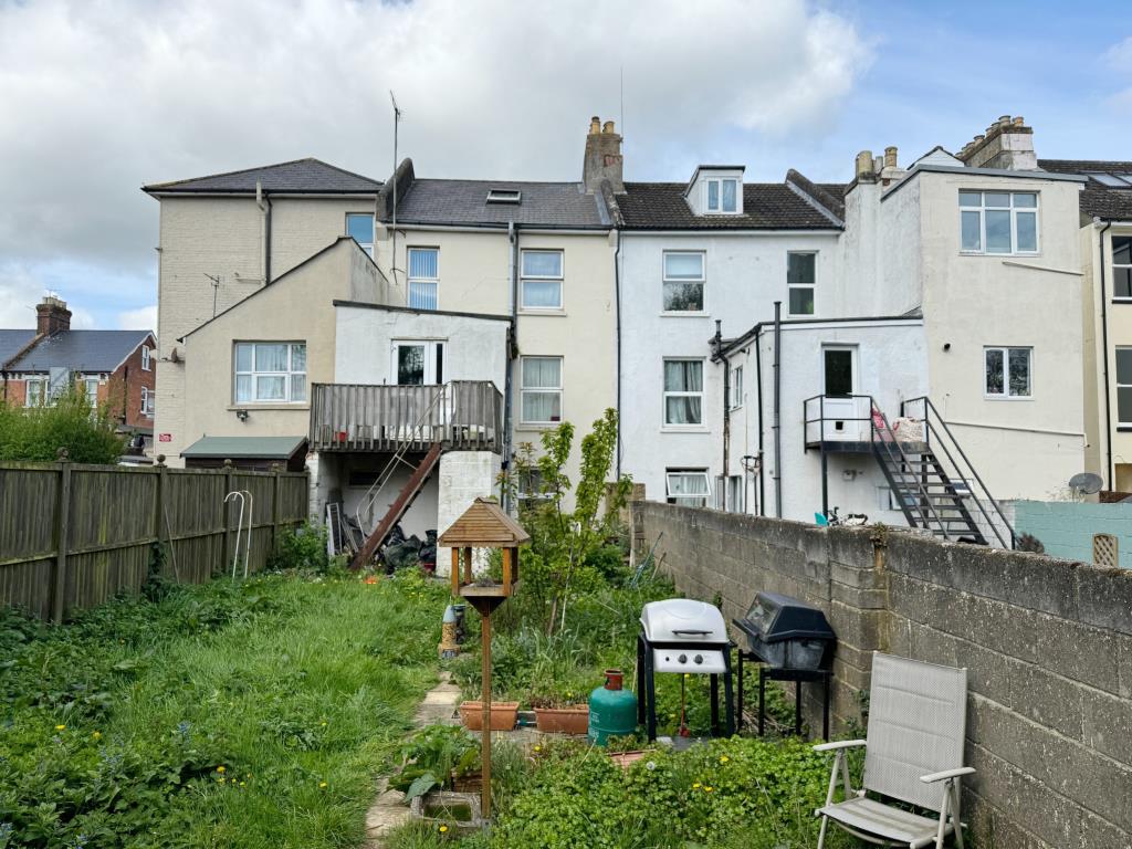 Lot: 17 - FOUR STOREY TERRACE PROPERTY WITH POTENTIAL - Rear of property